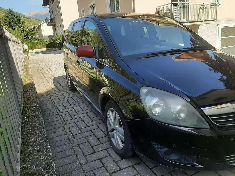 Usata Opel Zafira Edition 125 CV (91 kW) 2011 Nero Monovolume
