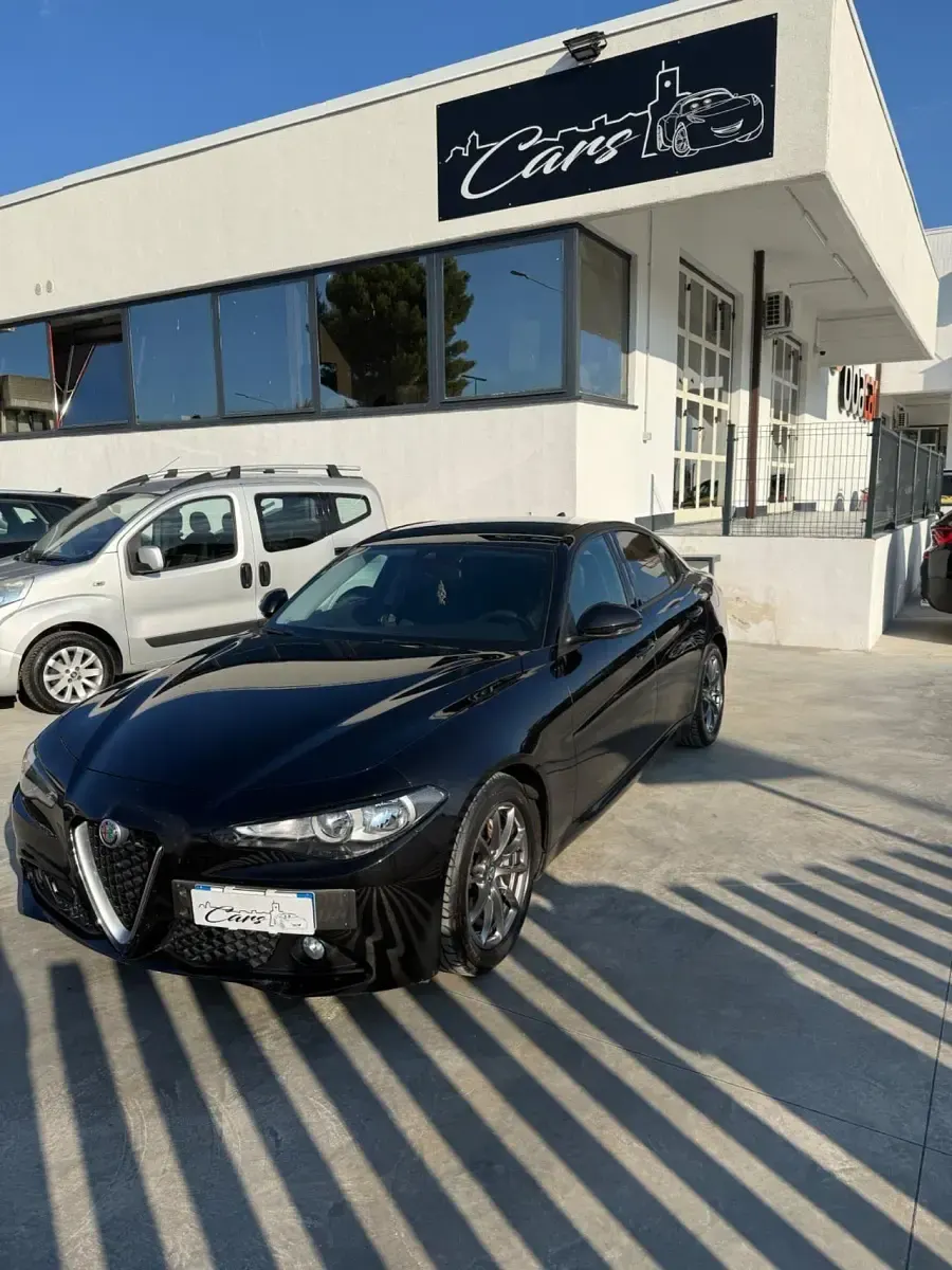 Usata Alfa Romeo Giulia Business 136 CV (100 kW) 2018 Nero Berlina