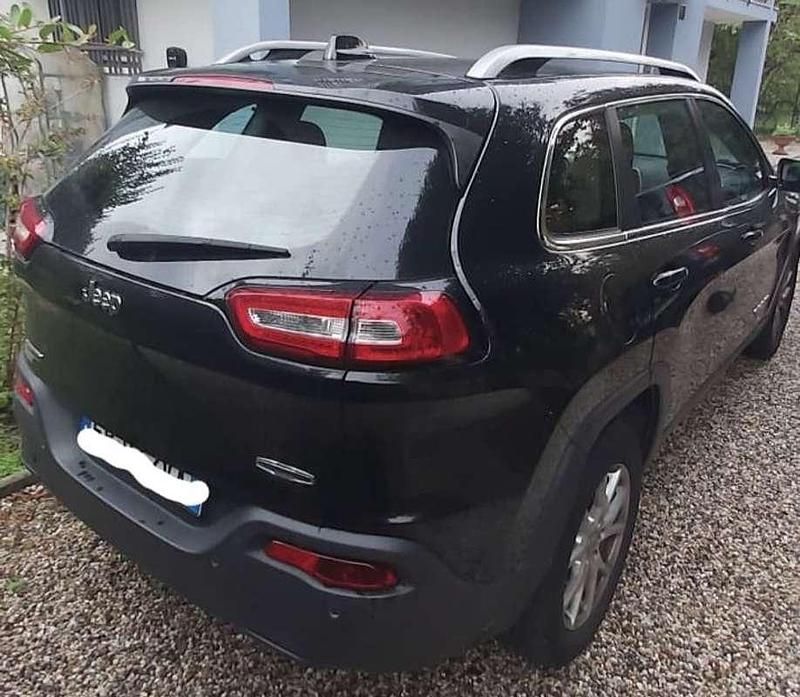 Usata Jeep Cherokee Longitude 140 CV (102 kW) 2016 Nero SUV