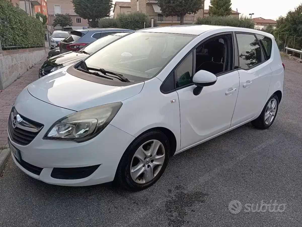 Usata Opel Meriva 120 CV (88 kW) 2015 Bianco Monovolume