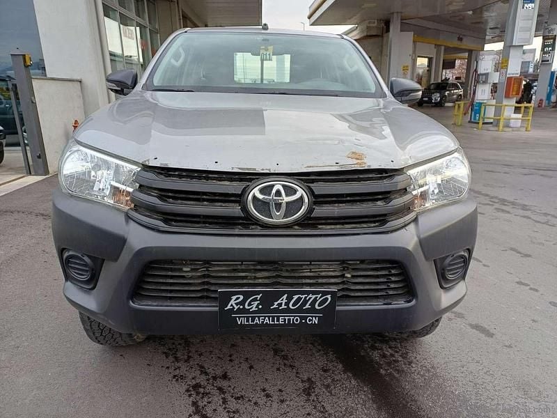 Usata Toyota HiLux Comfort 150 CV (110 kW) 2020 Argento Pick-up