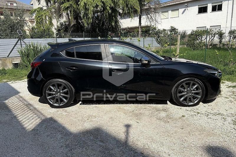 Usata Mazda 3 Exceed 105 CV (77 kW) 2017 Nero Utilitaria