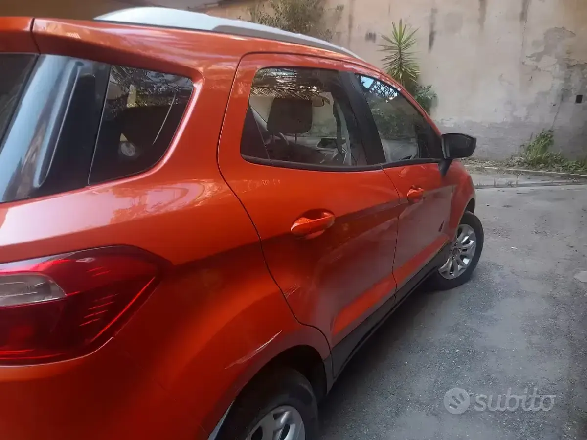 Usata Ford Ecosport 125 CV (91 kW) 2016 Arancione SUV