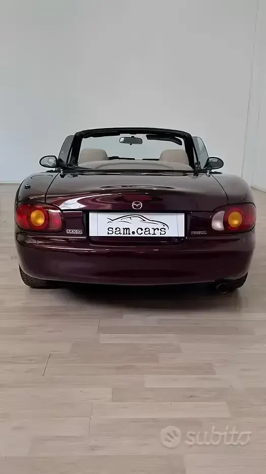 Usata Mazda MX5 110 CV (80 kW) 2000 Bordeaux Cabrio