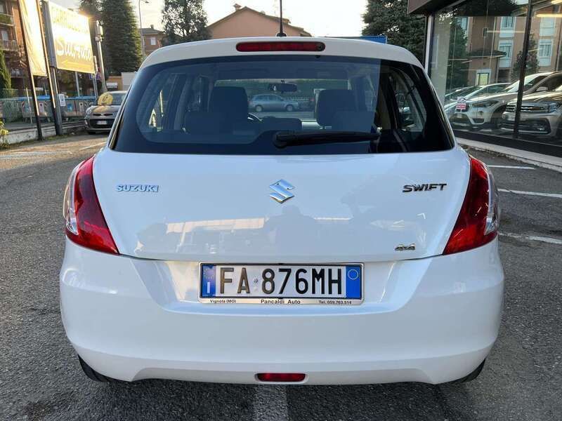 Usata Suzuki Swift Cool 94 CV (69 kW) 2015 Bianco Utilitaria