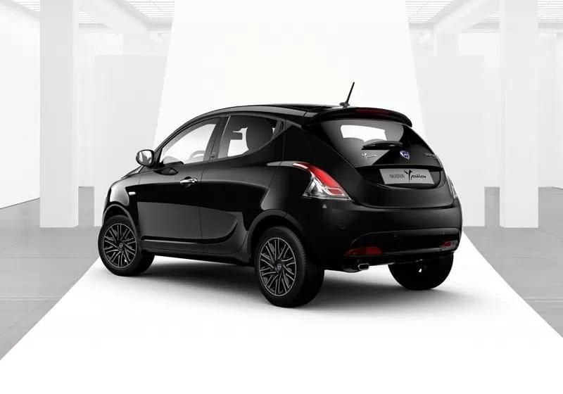 Usata Lancia Ypsilon Gold 69 CV (50 kW) 2023 Nero Utilitaria