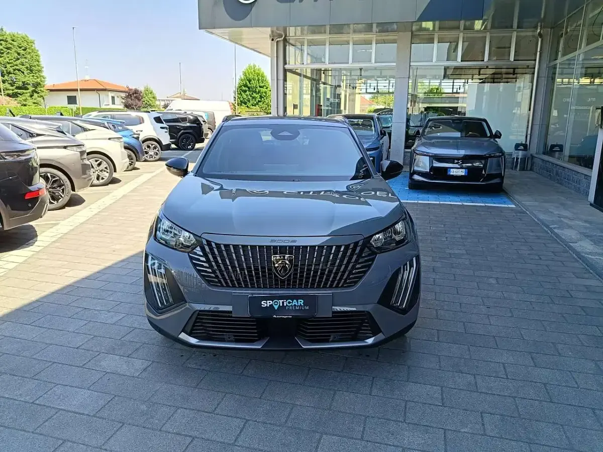Nuova Peugeot 2008 Allure 136 CV (100 kW) 2025 Grigio selenium SUV