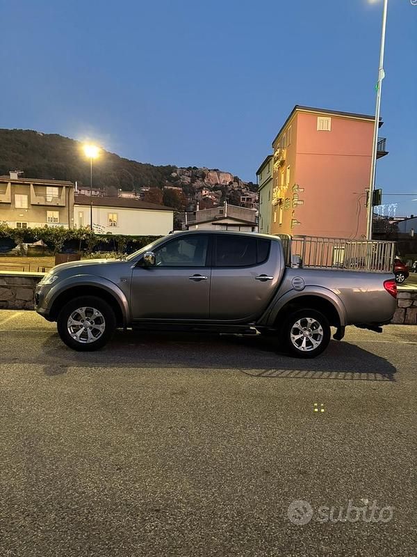 Usata Mitsubishi L200 2014 Grigio Pick-up