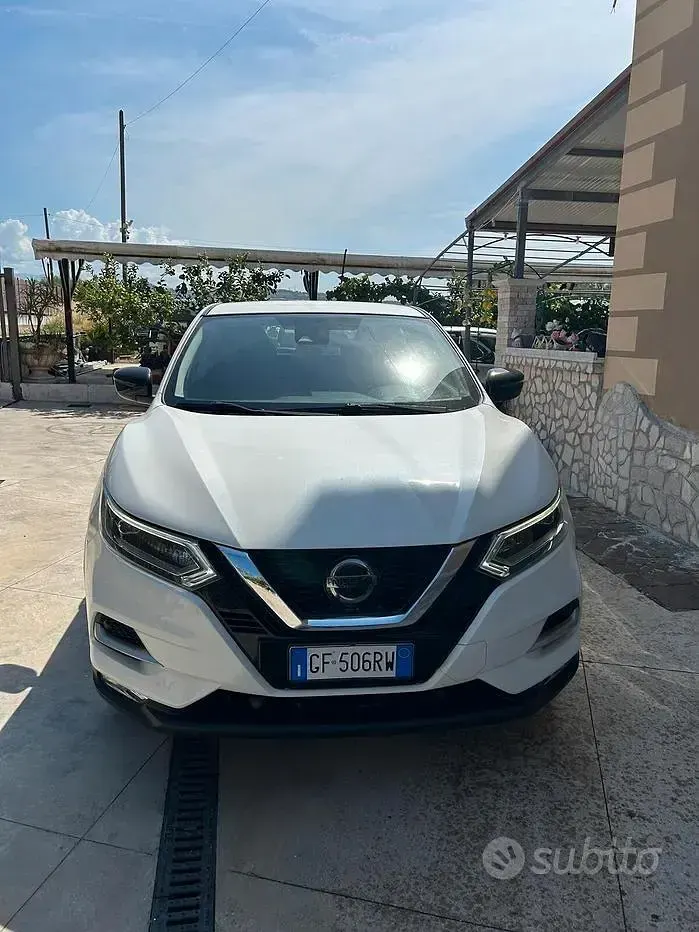Usata Nissan Qashqai N-Connecta 140 CV (102 kW) 2021 Bianco SUV