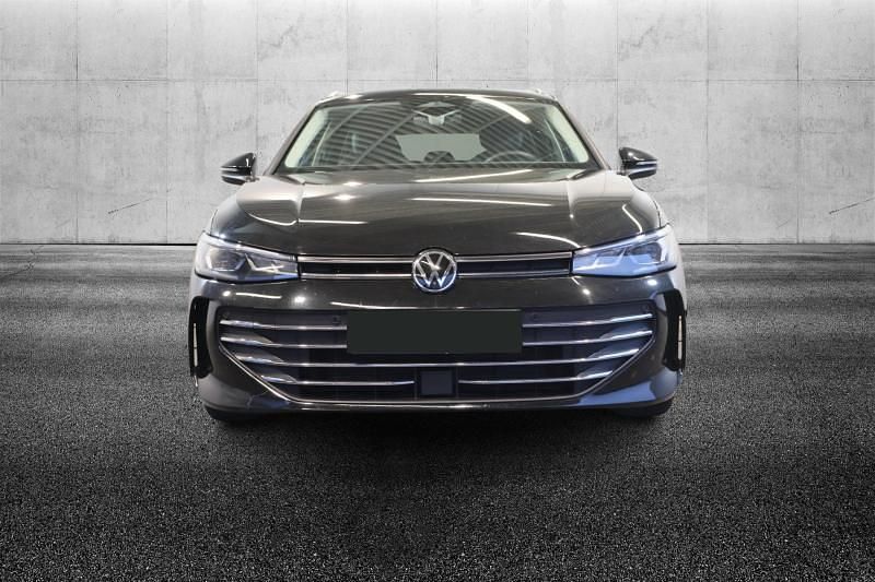 Usata VW Passat Business 150 CV (110 kW) 2024 Nero metallizzato Station wagon