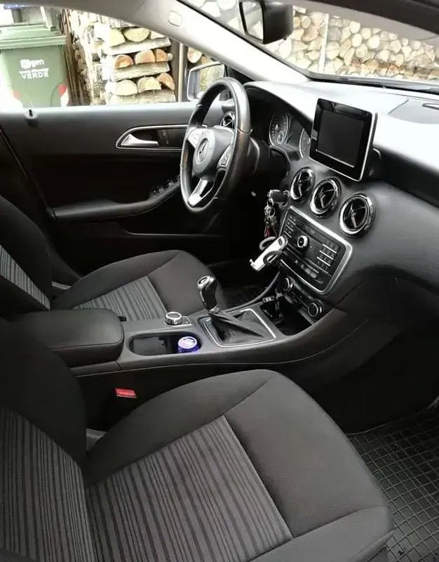 Usata Mercedes A180 Executive 109 CV (80 kW) 2017 Utilitaria
