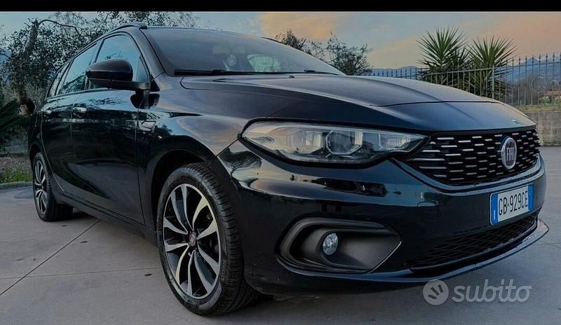 Usata Fiat Tipo Pop 120 CV (88 kW) 2018 Blu Station wagon