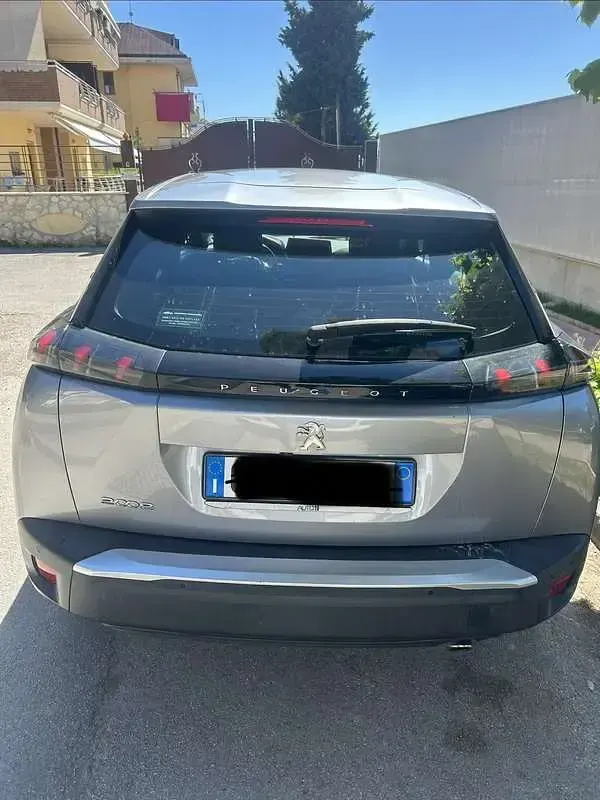 Usata Peugeot 2008 Active 110 CV (80 kW) 2021 Grigio SUV