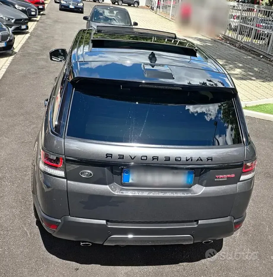 Usata Land Rover Range Rover Sport HSE Dynamic 249 CV (183 kW) 2017 Edition grey SUV