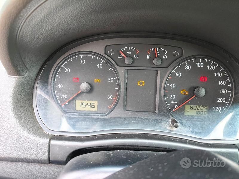 Usata VW Polo 45 CV (33 kW) 2002 Bianco Berlina