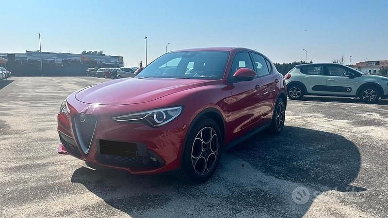 Usata Alfa Romeo Stelvio Business 150 CV (110 kW) 2018 Rosso SUV