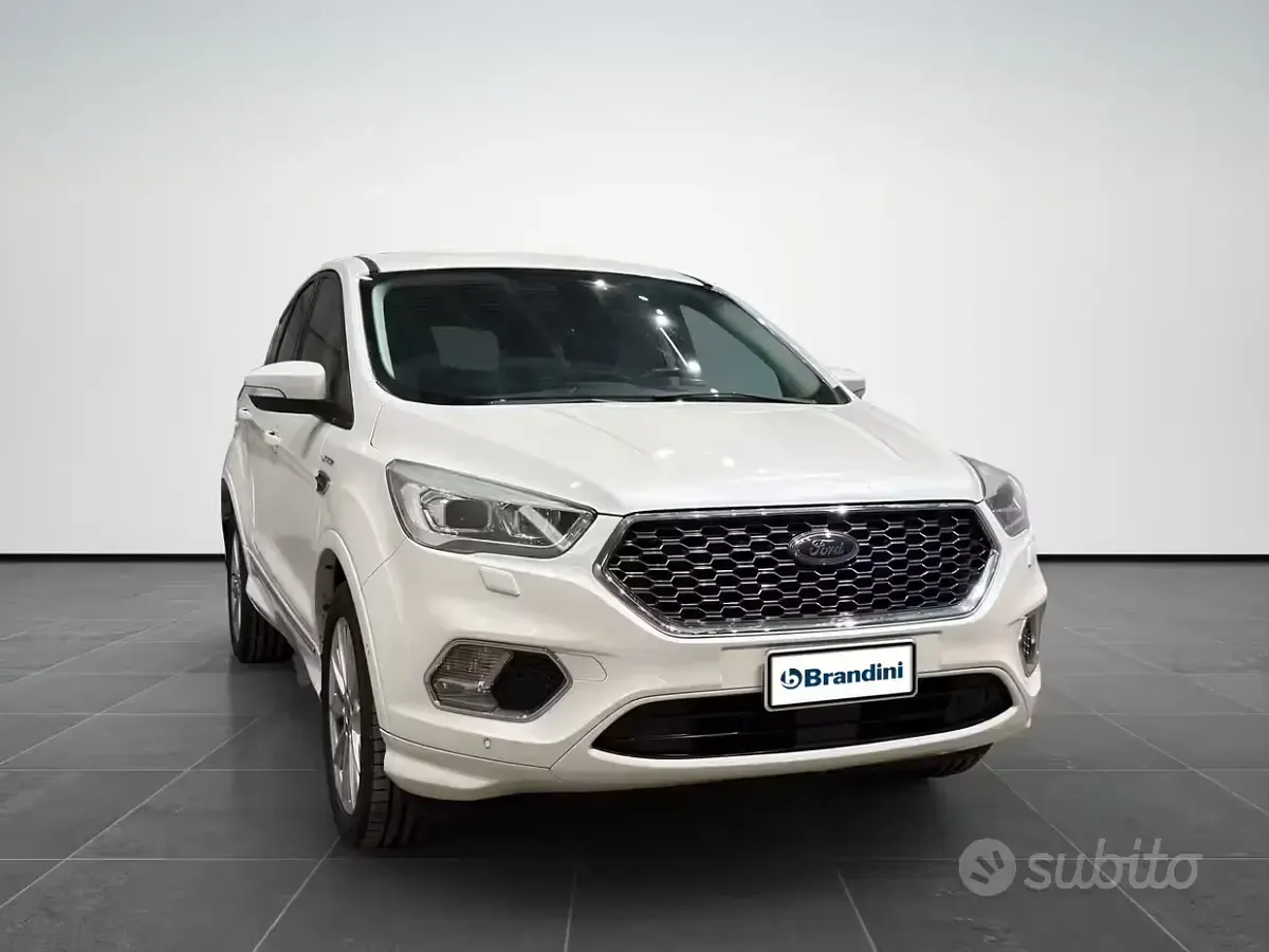 Usata Ford Kuga Vignale 150 CV (110 kW) 2019 Galpine white SUV