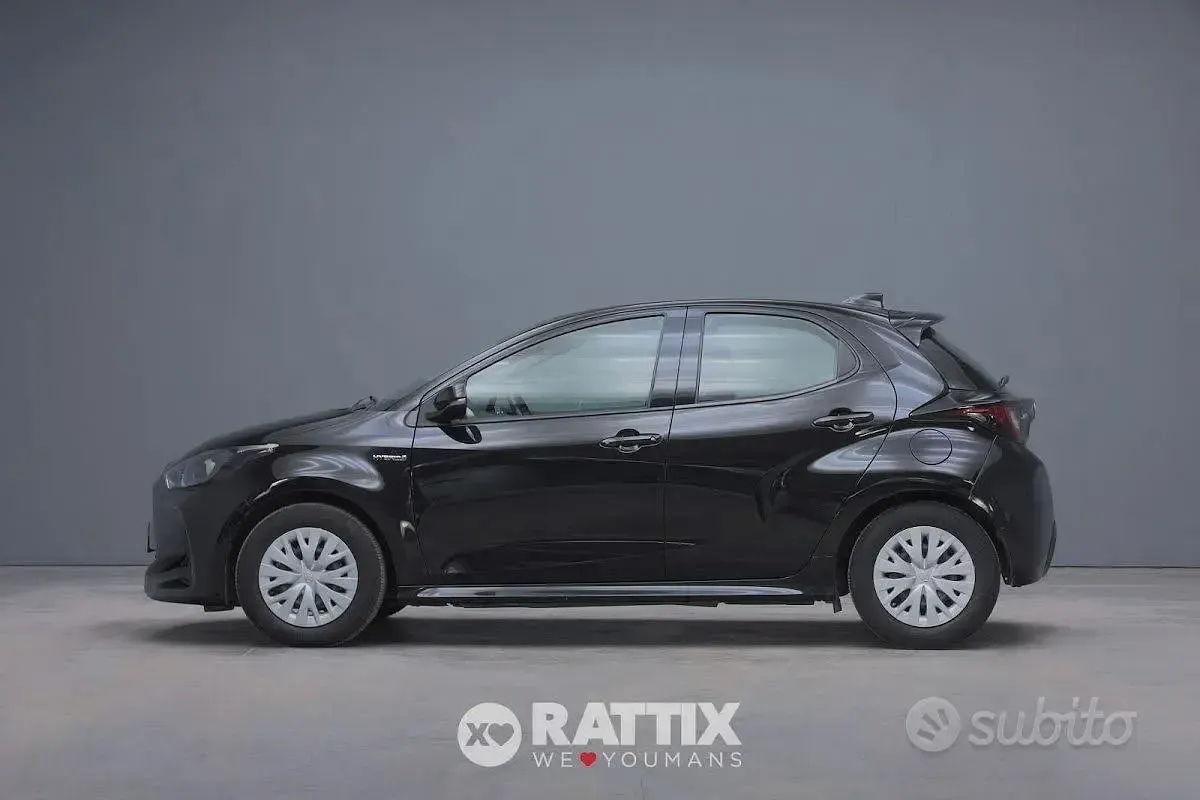 Usata Toyota Yaris Hybrid Business Edition 92 CV (67 kW) 2021 Nero Berlina