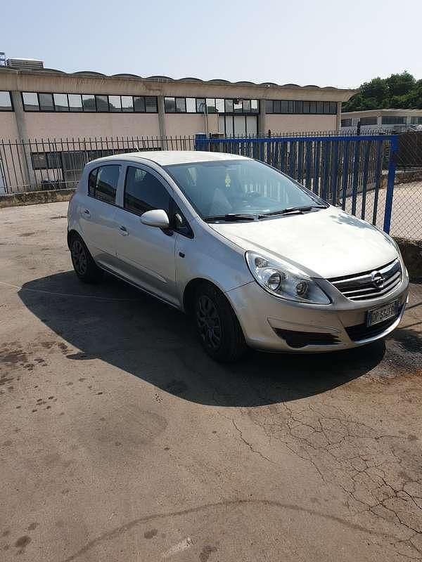 Usata Opel Corsa 60 CV (44 kW) 2008 Berlina