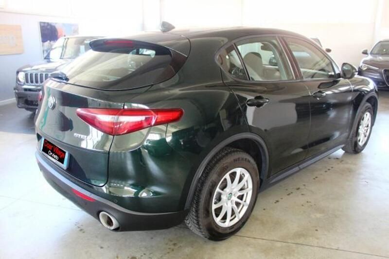 Usata Alfa Romeo Stelvio Business 201 CV (147 kW) 2019 Verde SUV