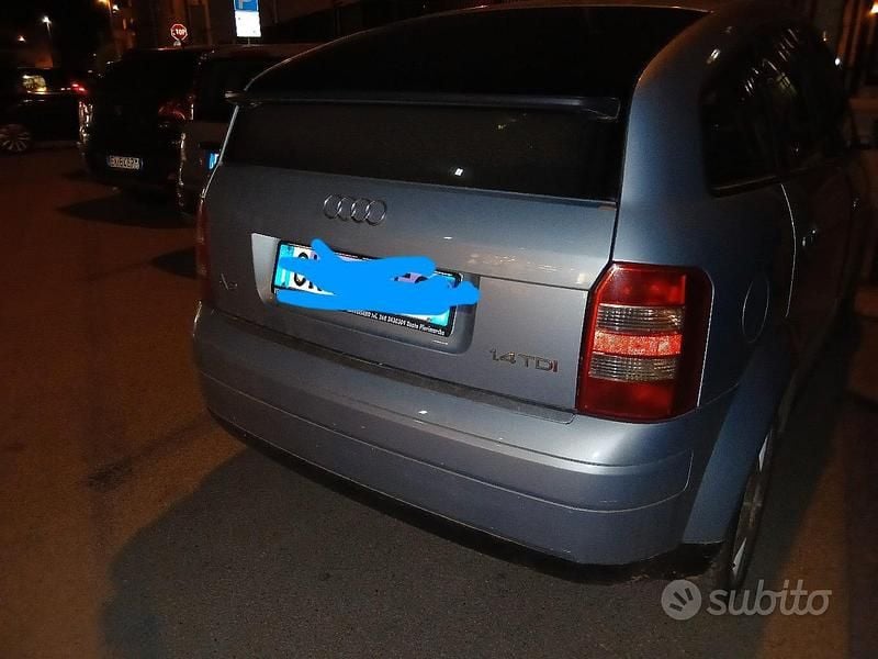 Usata Audi A2 75 CV (55 kW) 2003 Grigio Utilitaria