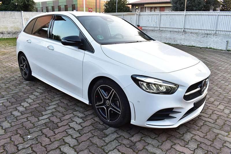 Usata Mercedes B200 AMG line 150 CV (110 kW) 2023 Bianco Monovolume