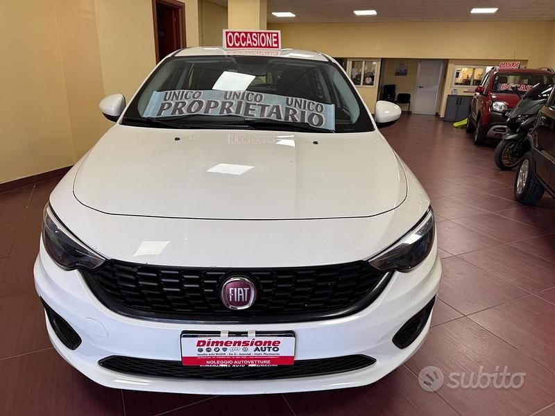Usata Fiat Tipo Easy 120 CV (88 kW) 2019 Bianco Station wagon