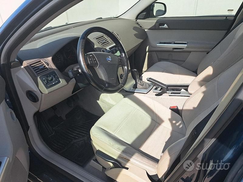 Usata Volvo V50 101 CV (74 kW) 2011 Blu Station wagon