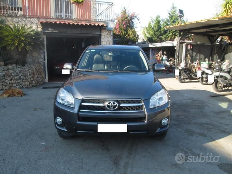 Usata Toyota RAV4 150 CV (110 kW) 2009 Grigio SUV