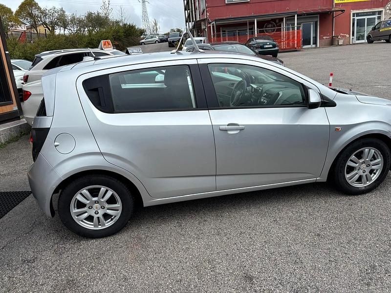 Usata Chevrolet Aveo LS 84 CV (61 kW) 2013 Grigio Berlina