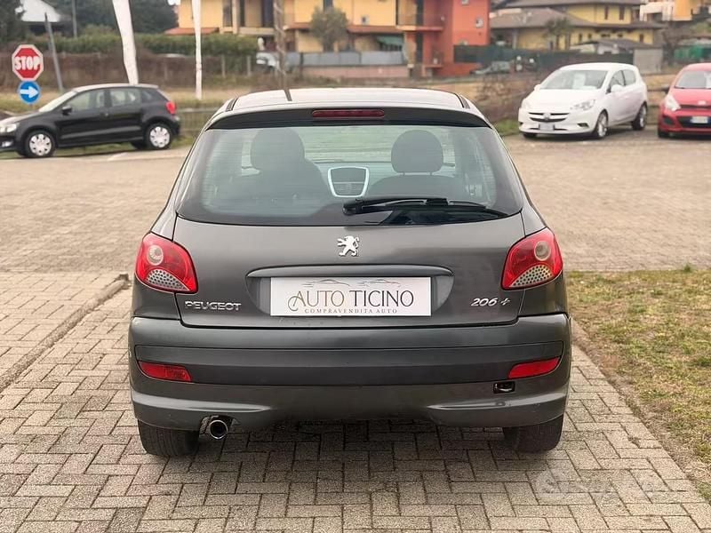 Käytetty Peugeot 206 60 HP (44 kW) 2011 Harmaa Sedan