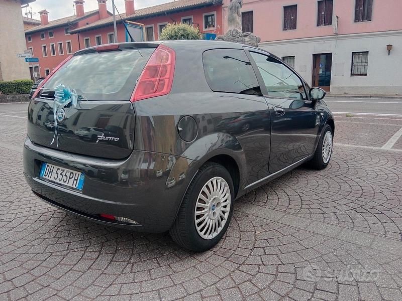Usata Fiat Grande Punto 75 CV (55 kW) 2007 Utilitaria