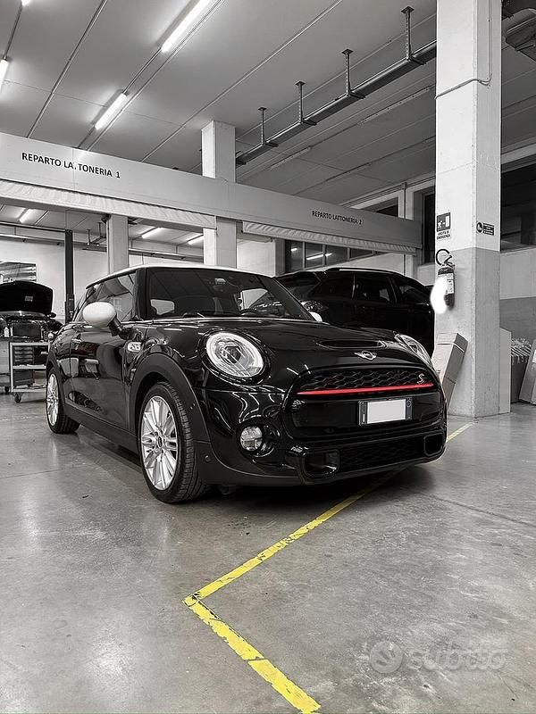 Nero Usata 2016 Mini Cooper SD Business Utilitaria | 15.499 € (Cara) - Immagine 1/4