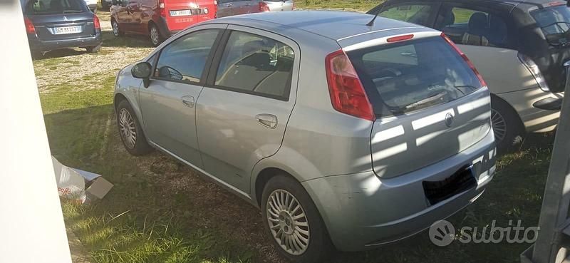 Usata Fiat Grande Punto 65 CV (47 kW) 2007 Grigio Utilitaria