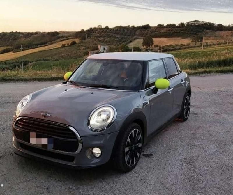 Usata Mini Cooper D Business 116 CV (85 kW) 2015 Grigio Utilitaria