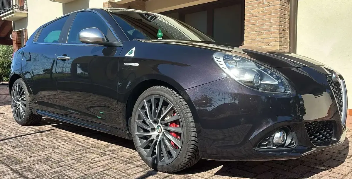 Usata Alfa Romeo Giulietta Quadrifoglio Verde 235 CV (172 kW) 2011 Utilitaria