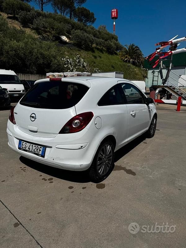 Usata Opel Corsa 85 CV (62 kW) 2013 Bianco Utilitaria