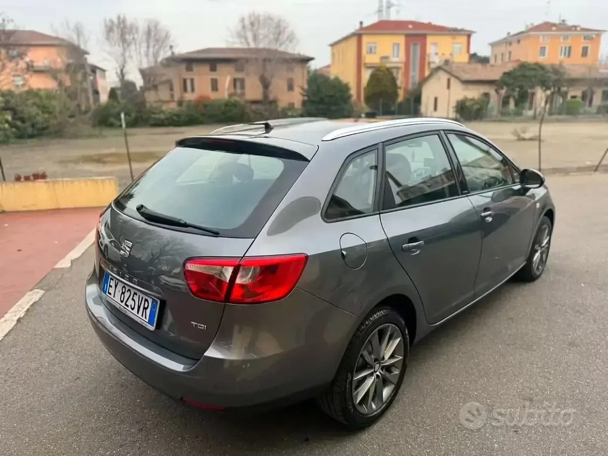 Usata Seat Ibiza ST Business 75 CV (55 kW) 2015 Grigio Station wagon