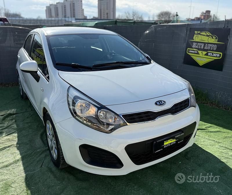 Usata Kia Rio 86 CV (63 kW) 2013 Bianco Berlina