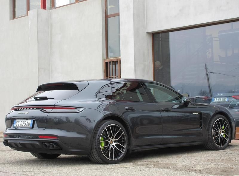 Usata Porsche Panamera S E-Hybrid Sport Turismo 441 CV (324 kW) 2021 Grigio Berlina