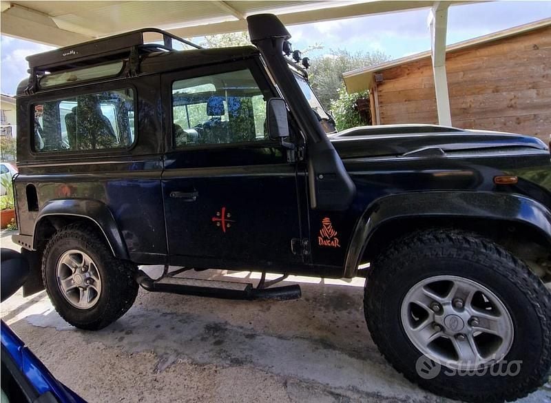 Usata Land Rover Defender 68 CV (50 kW) 2009 Nero SUV