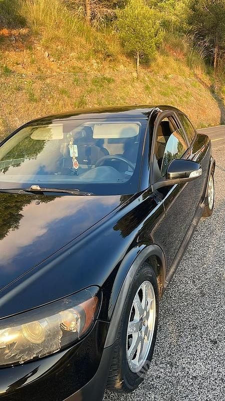 Usata Volvo C30 109 CV (80 kW) 2009 Nero Utilitaria