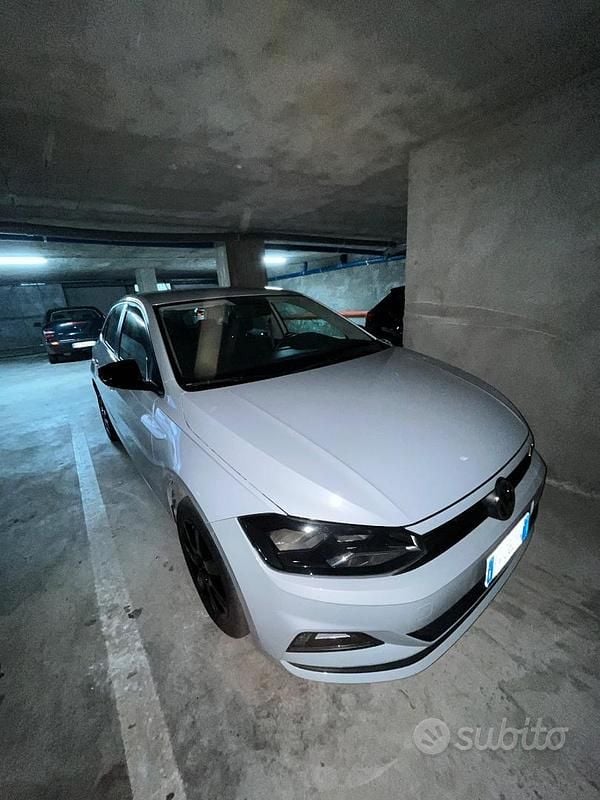 Usata VW Polo 82 CV (60 kW) 2019 Grigio Berlina