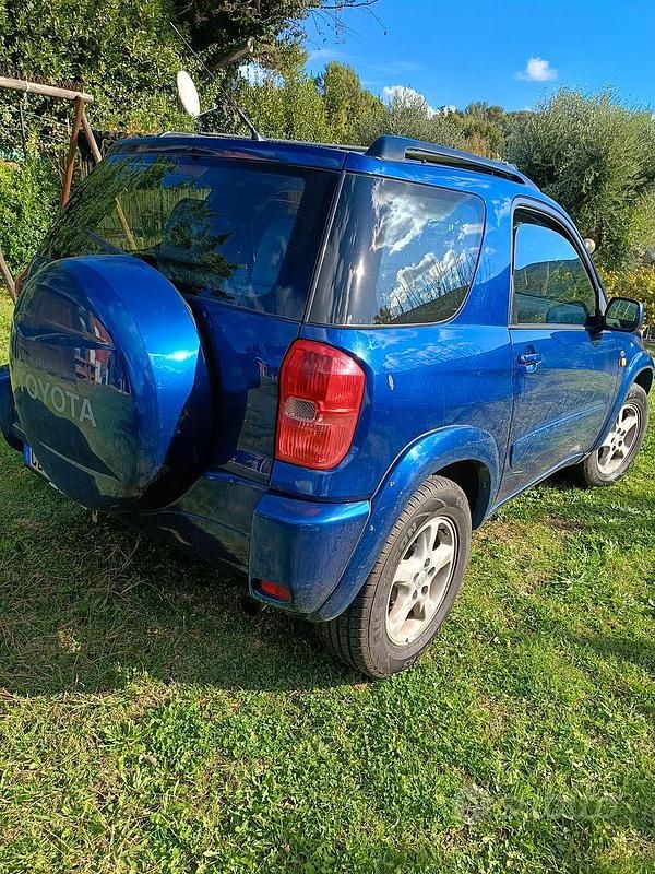 Usata Toyota RAV4 2003 Blu SUV