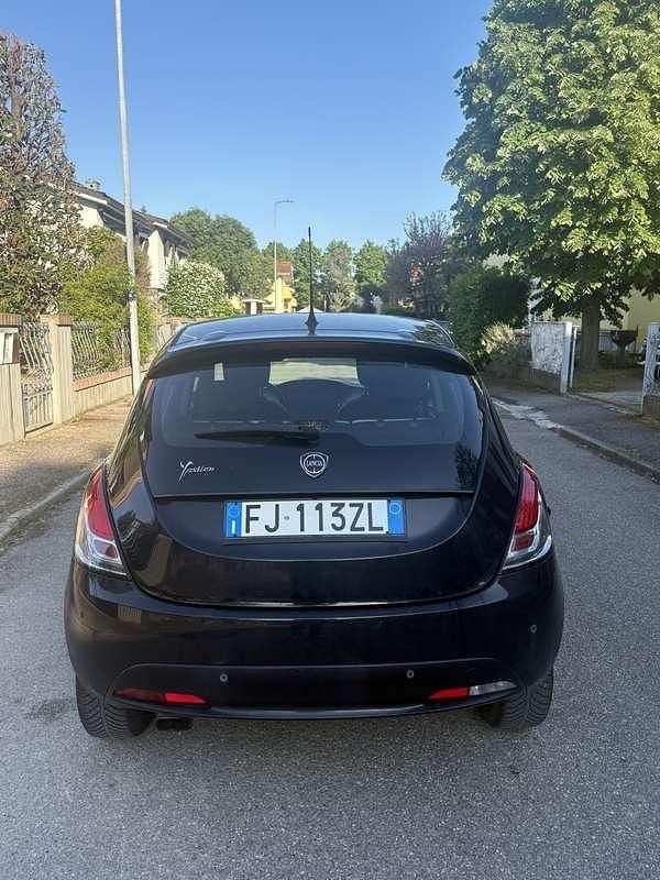Usata Lancia Ypsilon Platinum 69 CV (50 kW) 2017 Utilitaria