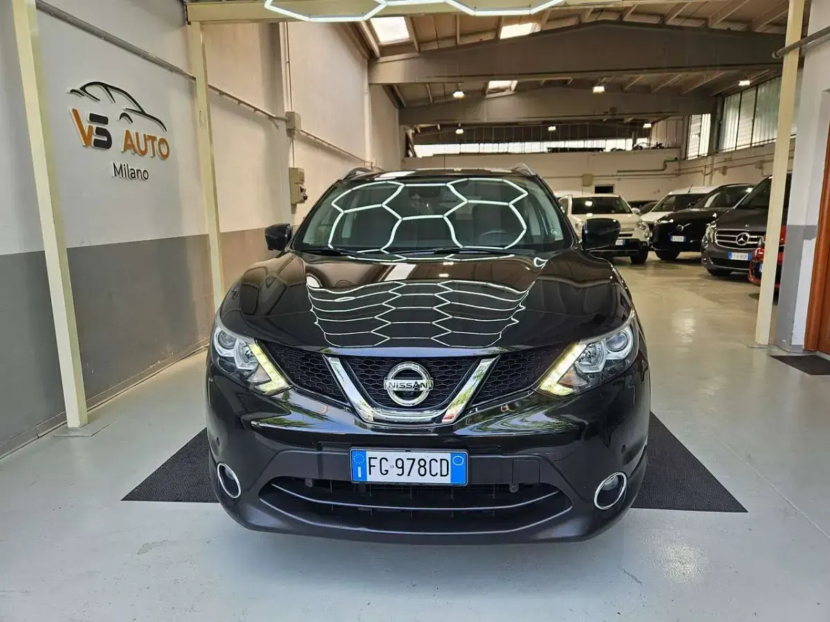 Usata Nissan Qashqai N-Connecta 110 CV (80 kW) 2016 Nero SUV
