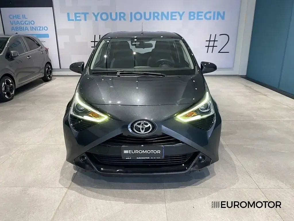 Usata Toyota Aygo 72 CV (52 kW) 2020 Grigio Utilitaria