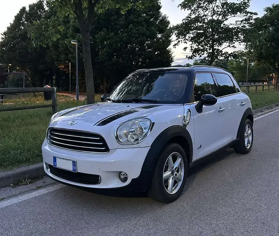 Second-hand Mini Cooper D Countryman 111 CP (81 kW) 2011 Alb SUV