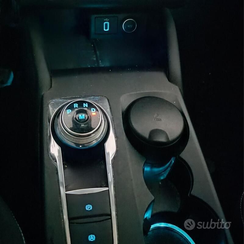 Usata Ford Focus 120 CV (88 kW) 2018 Grigio Station wagon