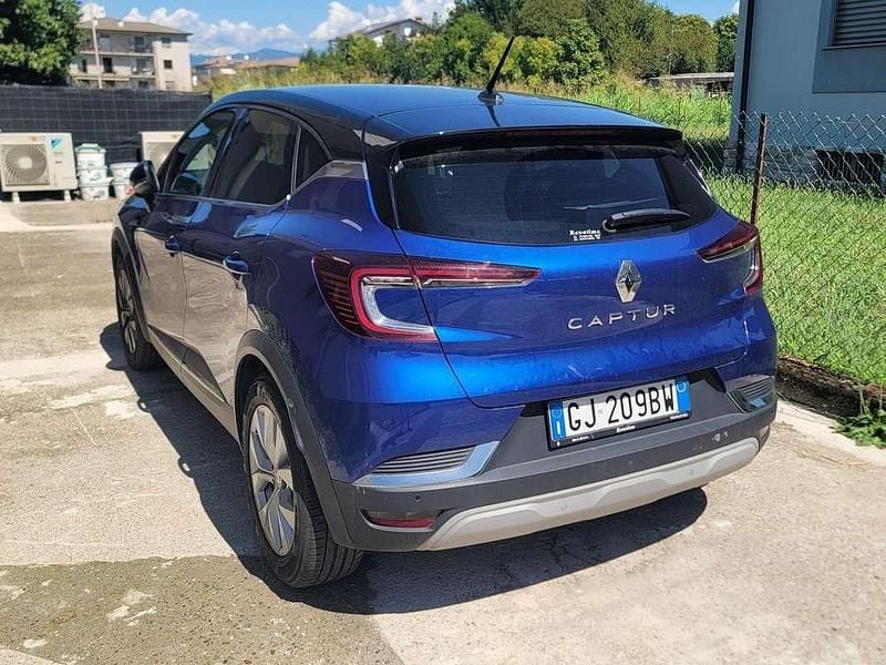Usata Renault Captur 101 CV (74 kW) 2022 Blu/azzurro SUV